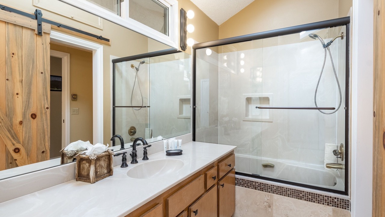 Photo of Bathroom in Windcliff Estates