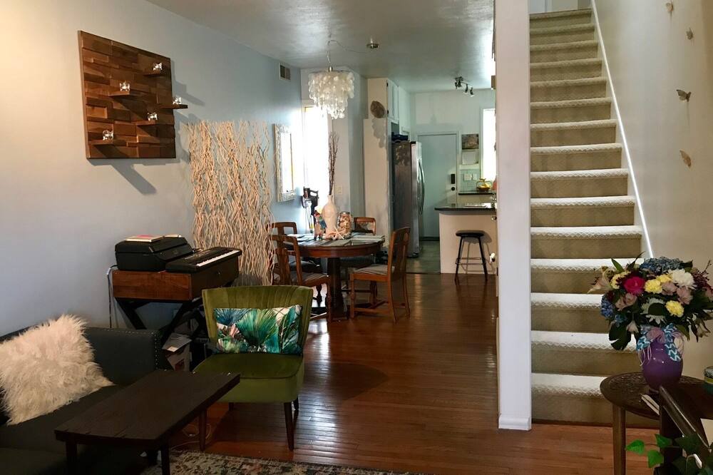 Photo of Livingroom in Capitol Hill