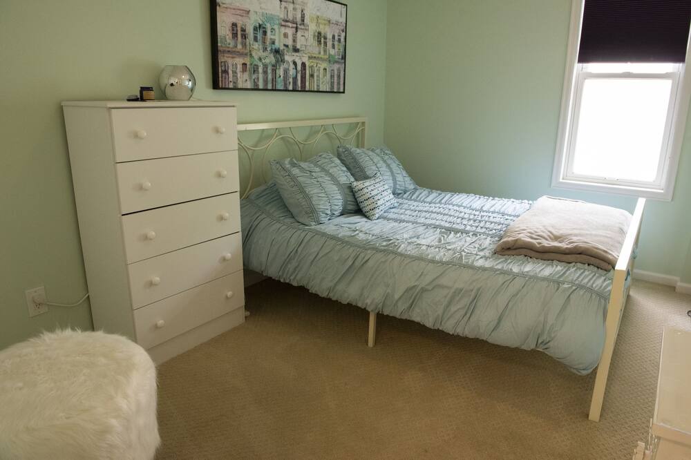 Photo of Bedroom in Capitol Hill