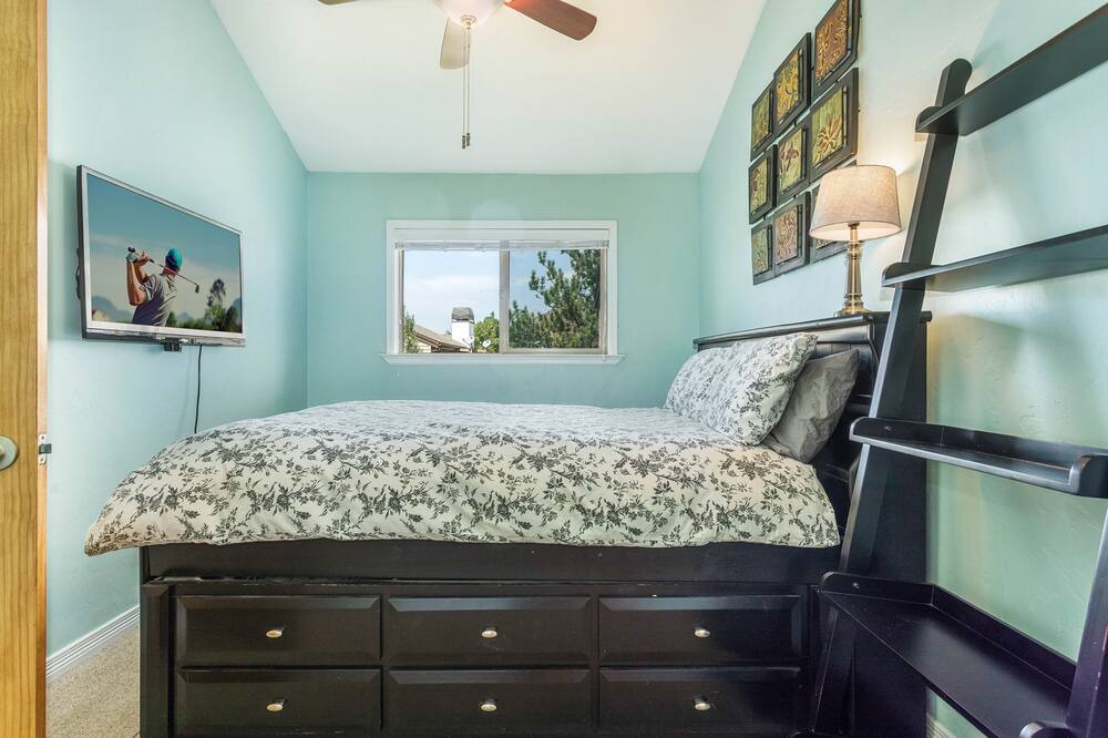Photo of Bedroom in Avon