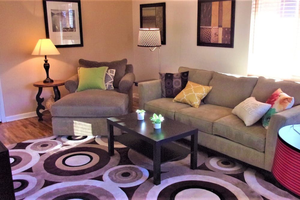 Photo of Livingroom in Highland
