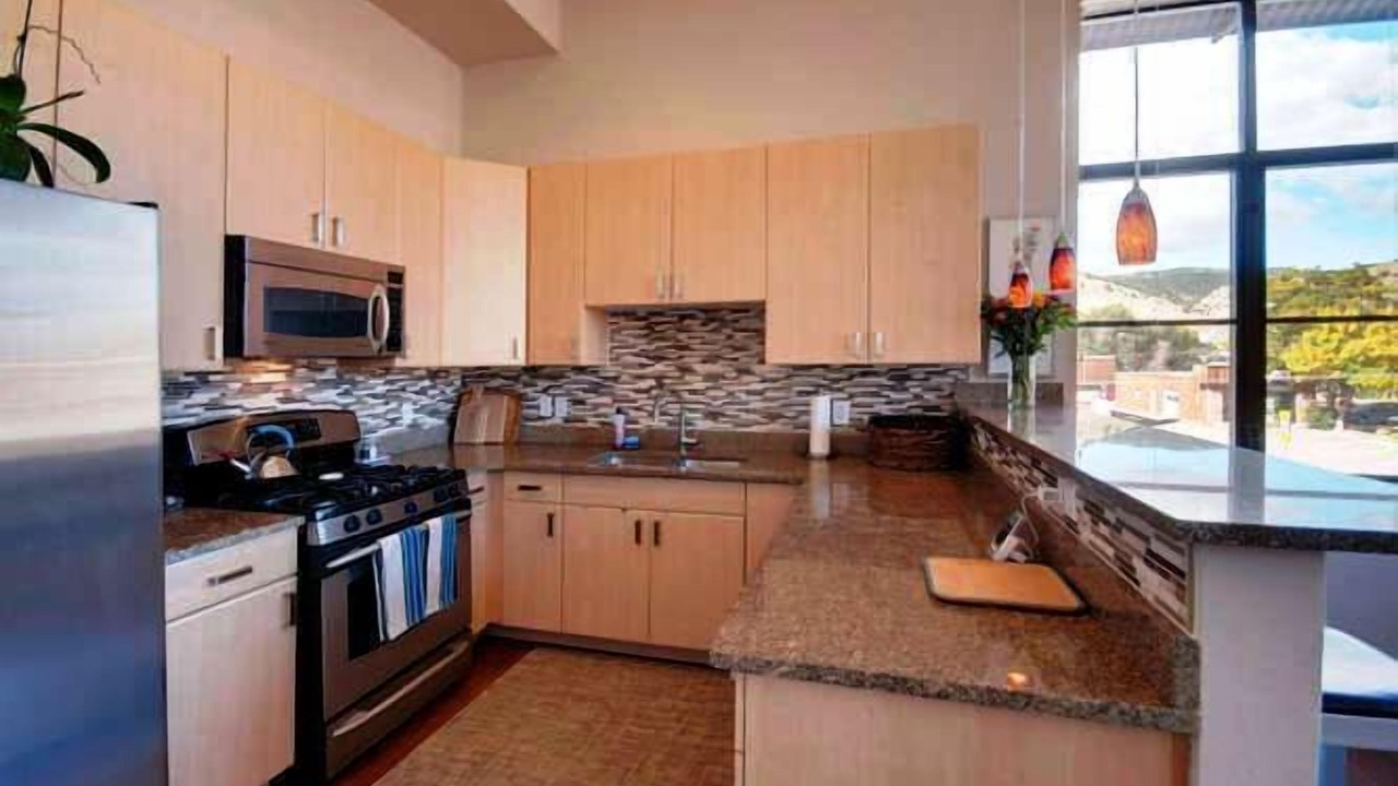 Photo of Kitchen in North Broadway - Holiday
