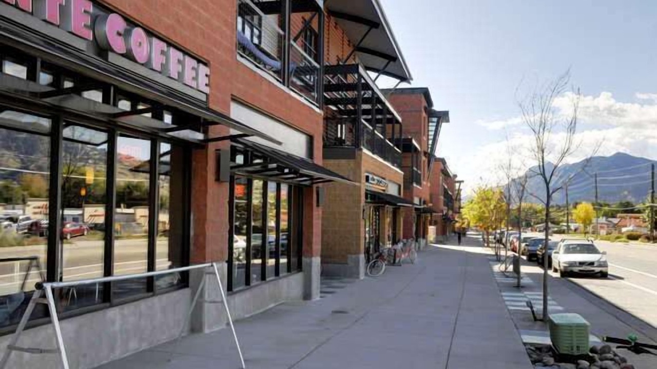 Photo of Outdoor in North Broadway - Holiday