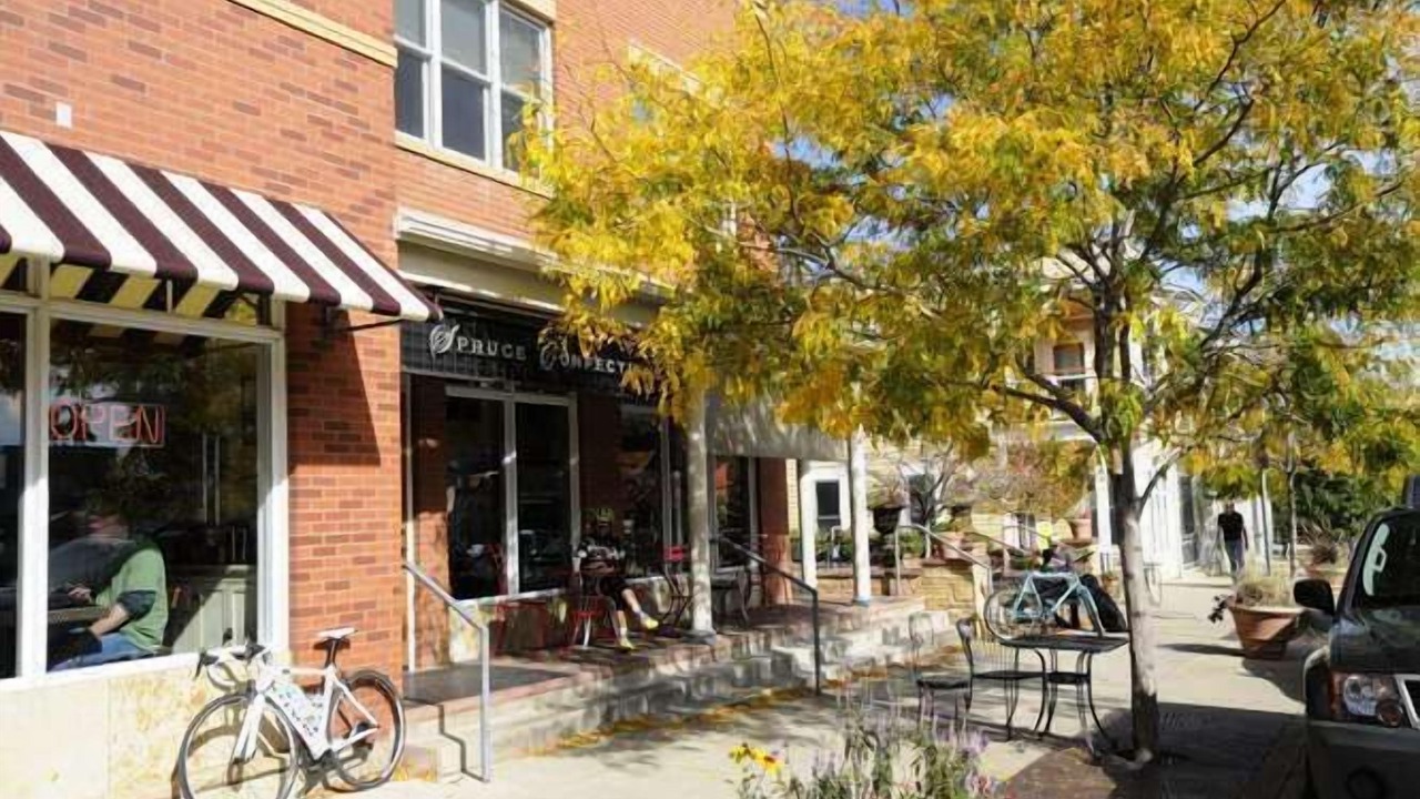 Photo of Outdoor in North Broadway - Holiday