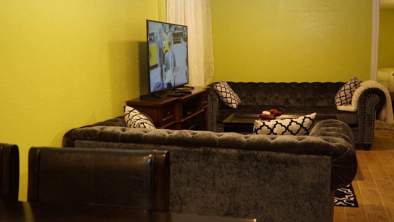 Photo of Livingroom in Gateway