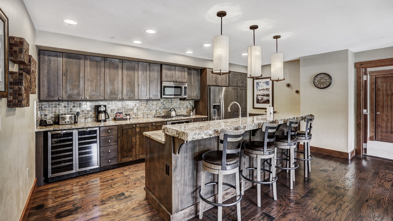 Photo of Kitchen in Peak 8