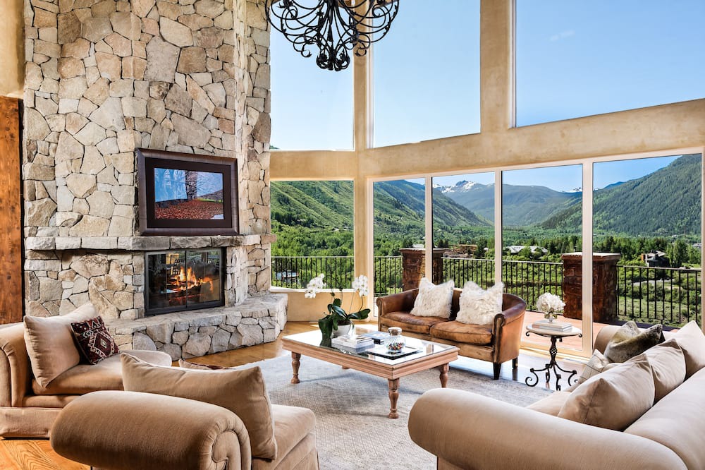 Photo of Livingroom in Red Mountain