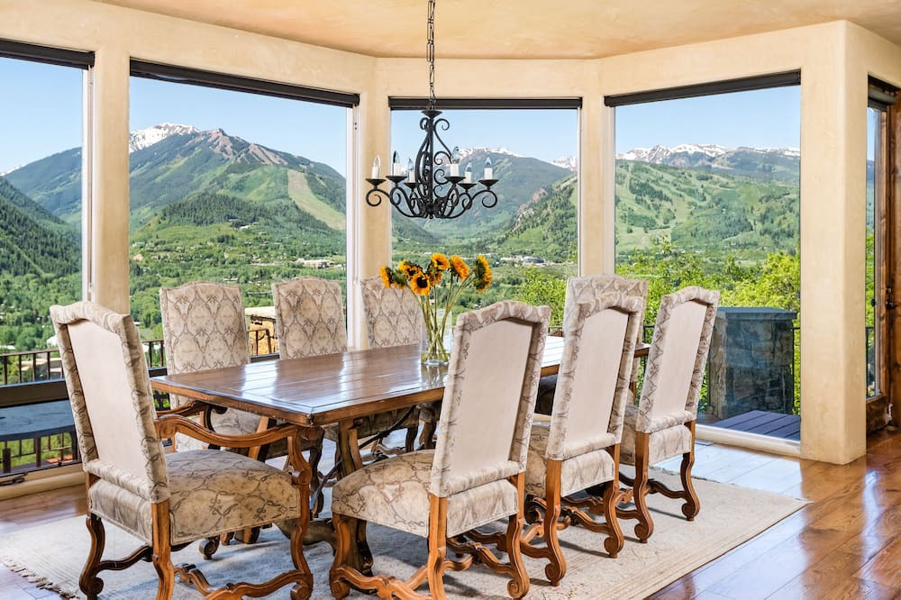 Photo of Kitchen in Red Mountain