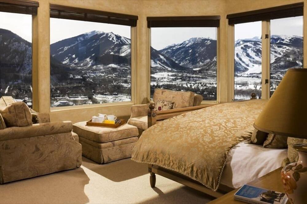 Photo of Bedroom in Red Mountain