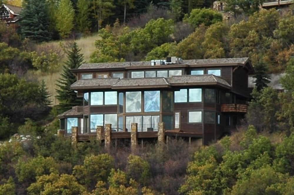 Photo of Others in Red Mountain