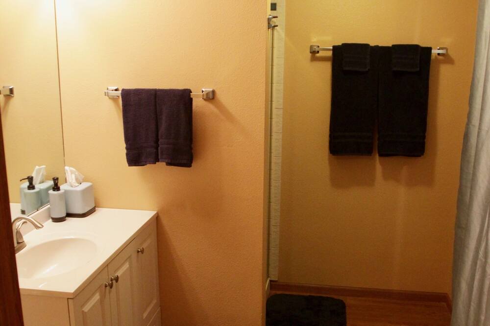 Photo of Bathroom in Troutman Park