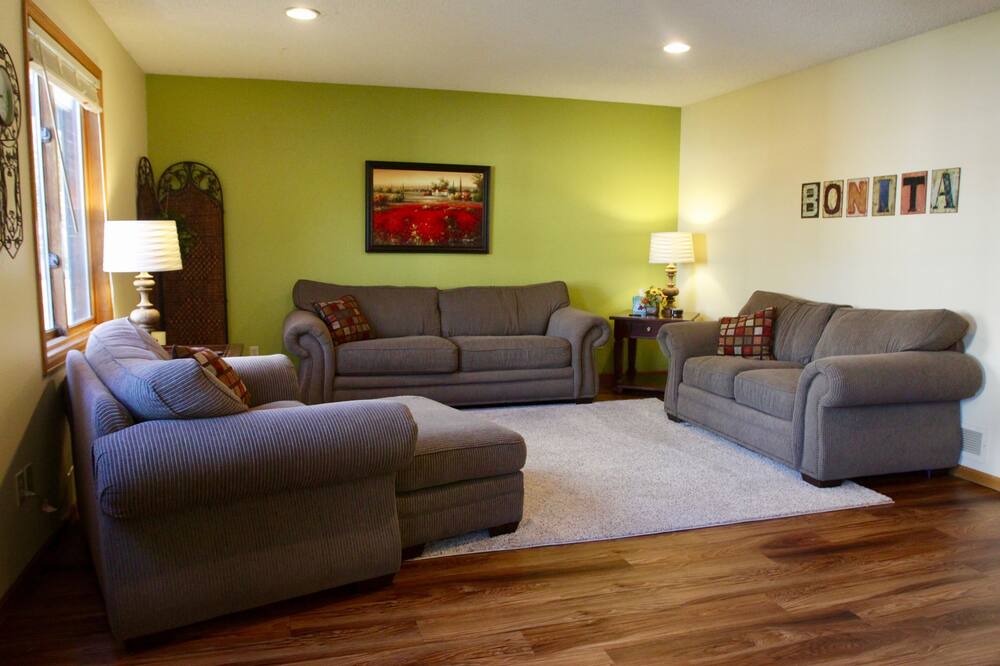Photo of Bedroom in Troutman Park