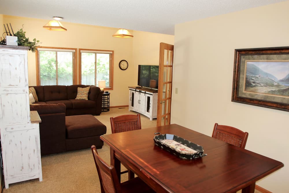 Photo of Bedroom in Troutman Park