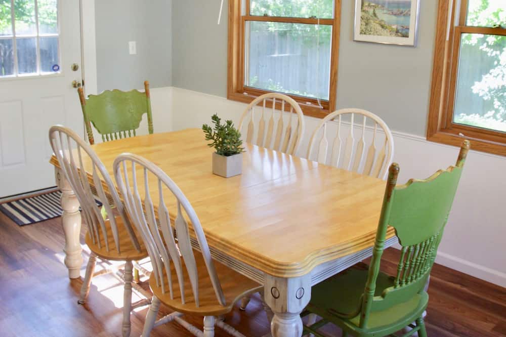 Photo of Bedroom in Troutman Park