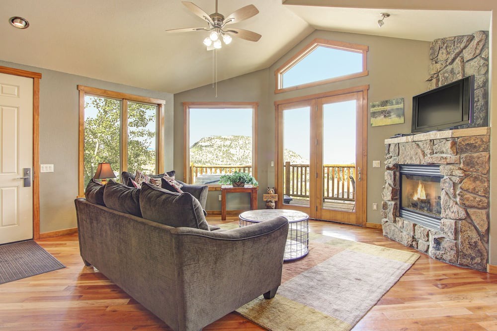 Photo of Livingroom in Estes Park