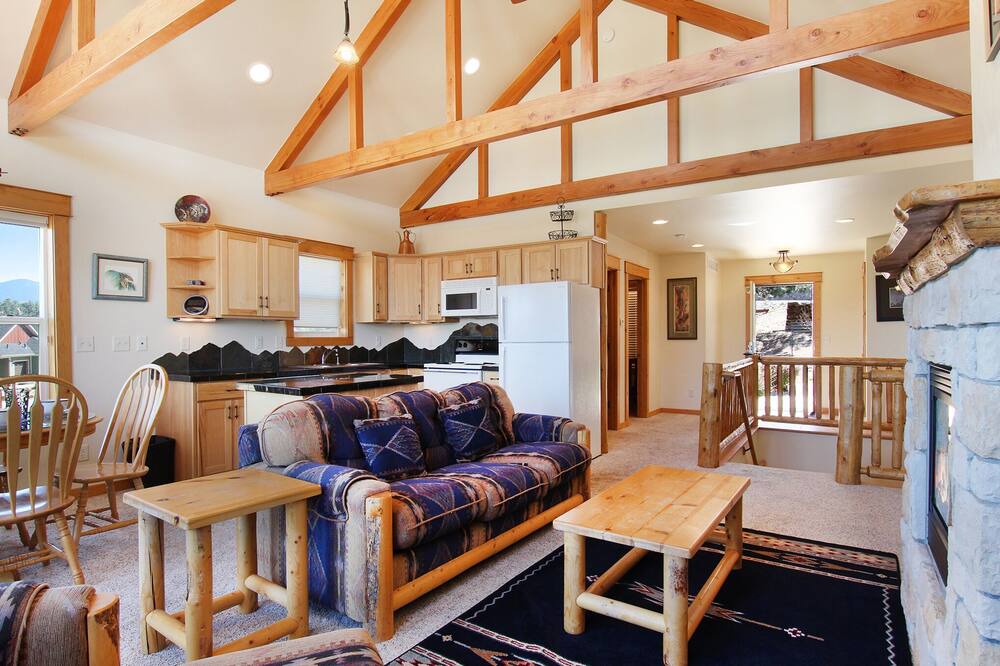Photo of Livingroom in Estes Park