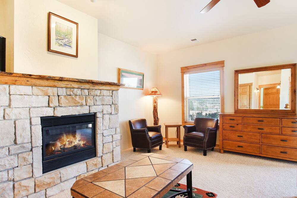 Photo of Livingroom in Estes Park