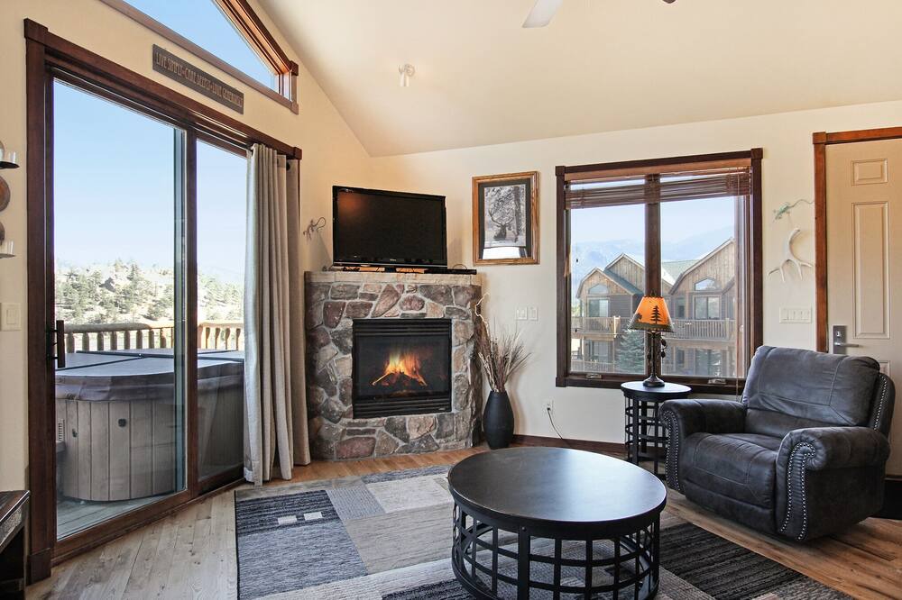 Photo of Livingroom in Estes Park