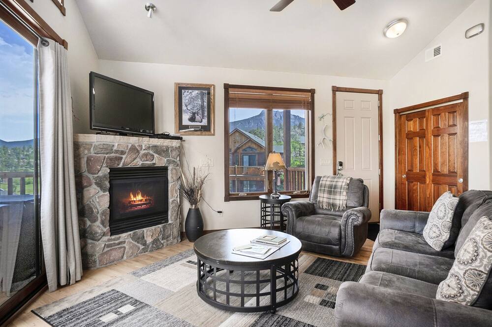 Photo of Livingroom in Estes Park