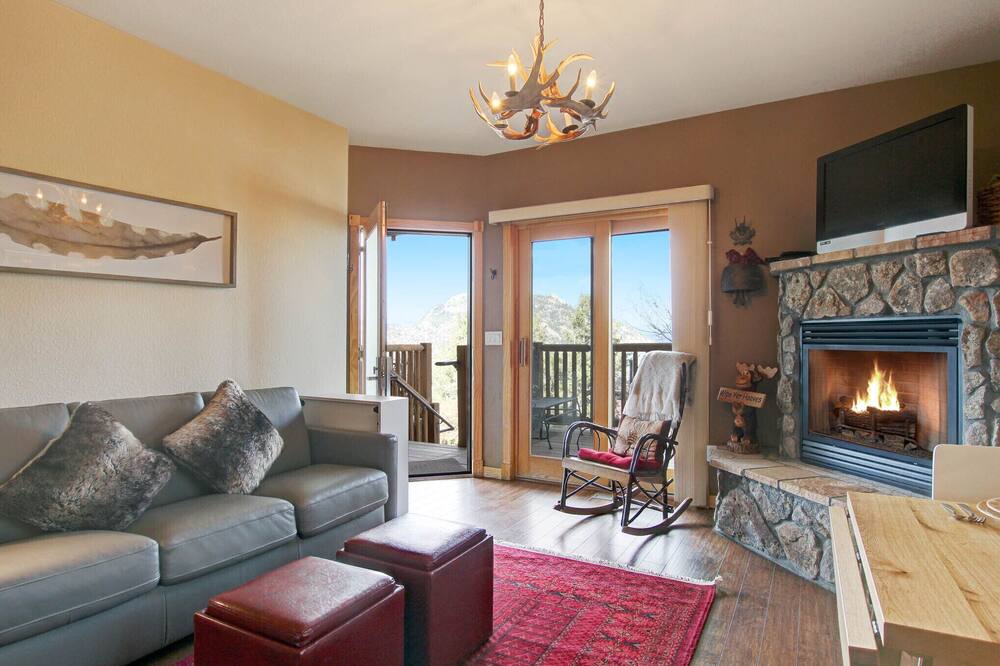 Photo of Livingroom in Estes Park