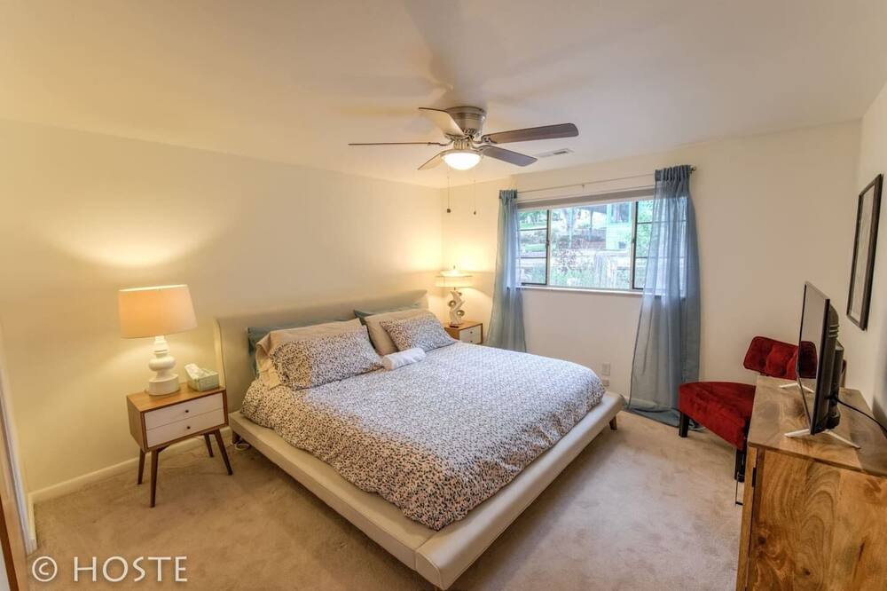 Photo of Bedroom in Broadmoor