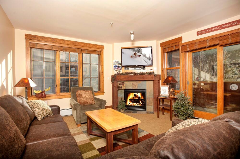 Photo of Livingroom in River Run