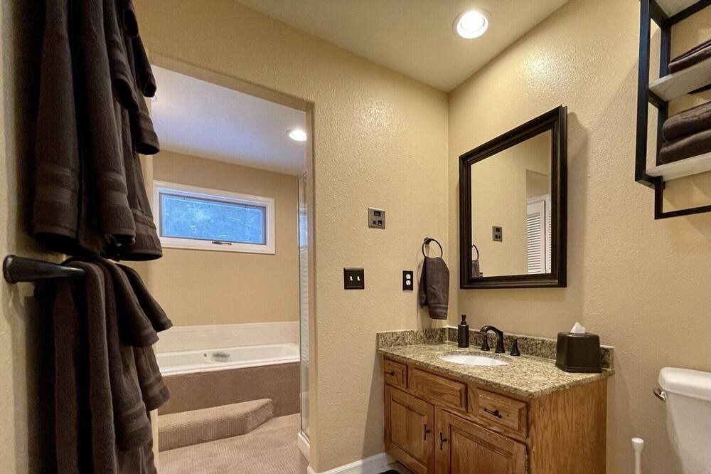 Photo of Bathroom in Breckenridge Heights