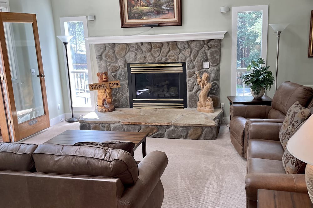Photo of Livingroom in Breckenridge Heights