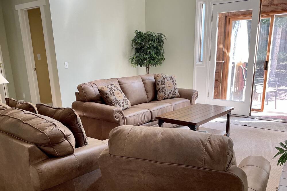Photo of Livingroom in Breckenridge Heights