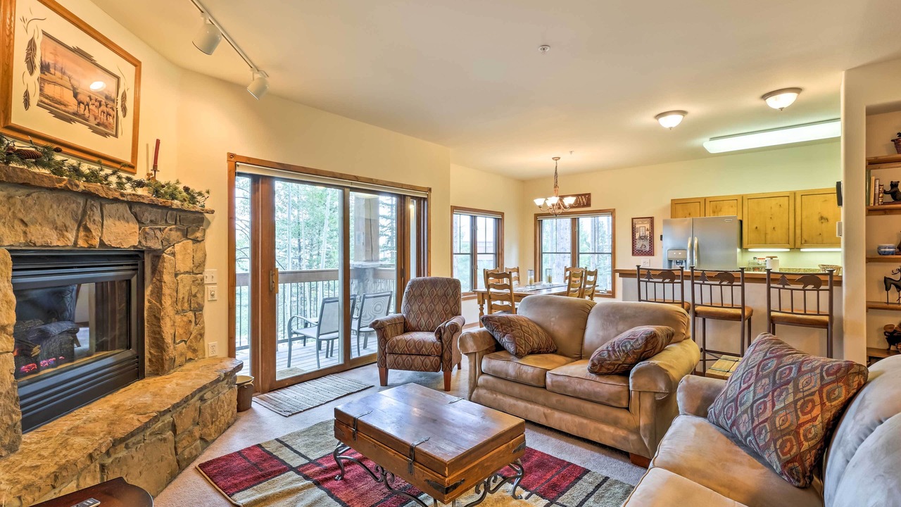 Photo of Livingroom in Four O'Clock