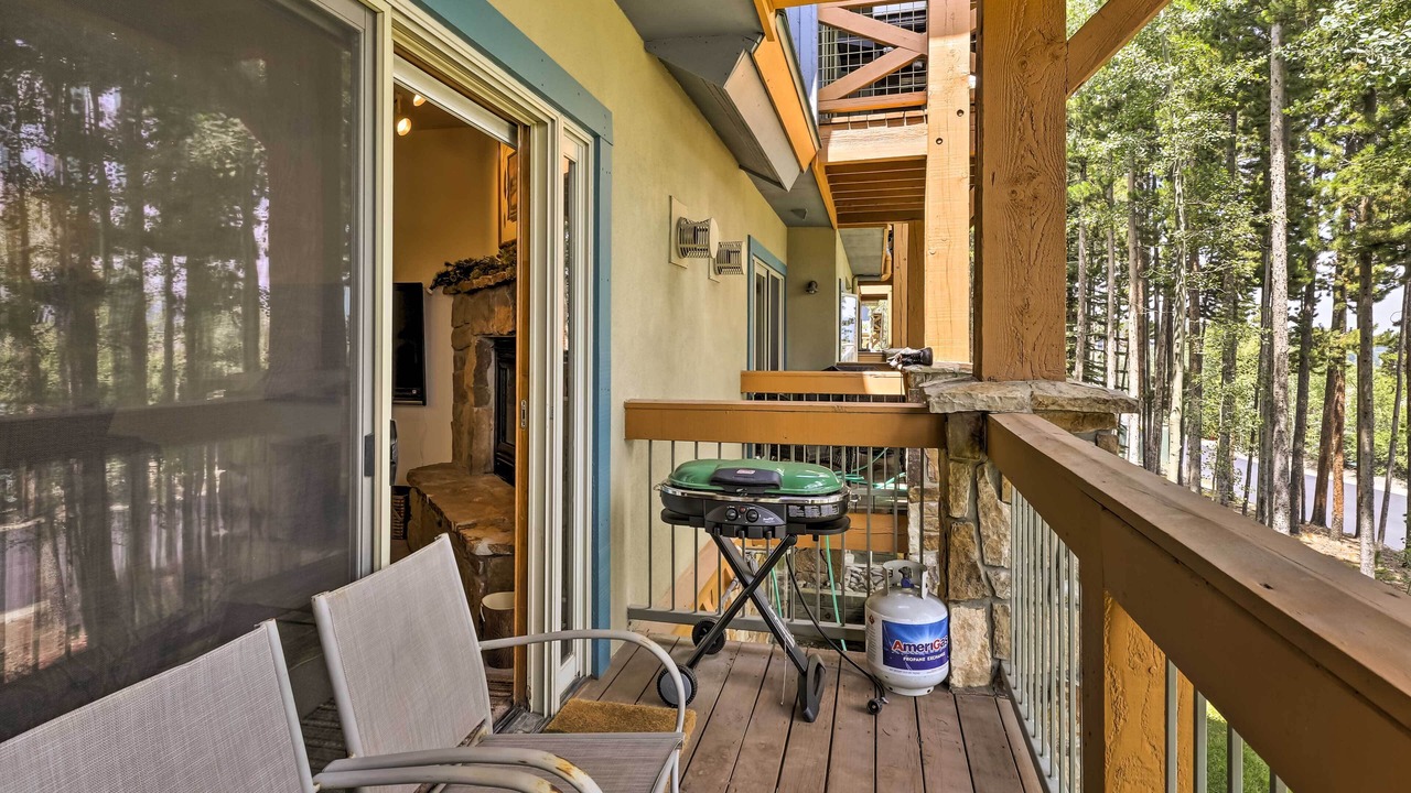 Photo of Outdoor in Four O'Clock