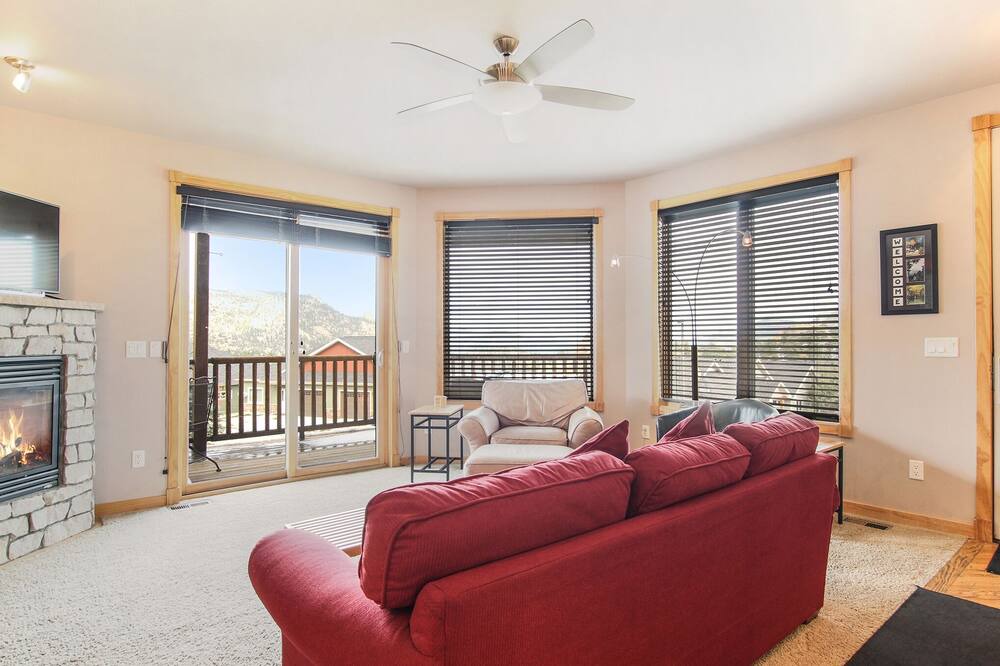 Photo of Livingroom in Estes Park