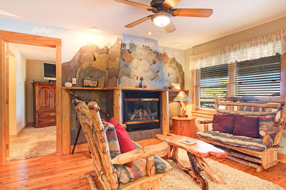 Photo of Livingroom in Estes Park