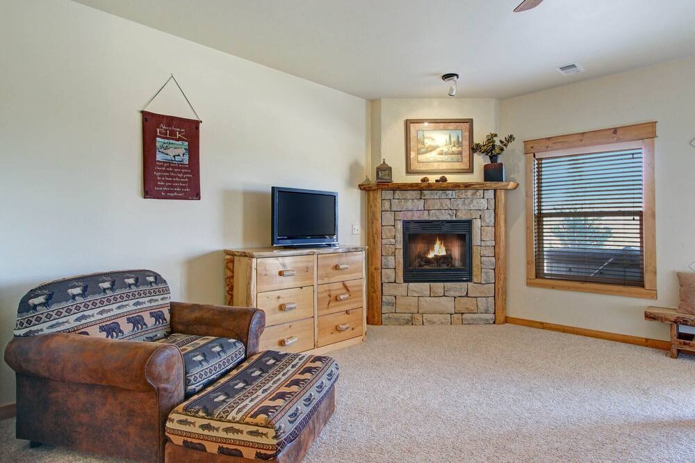 Photo of Livingroom in Estes Park