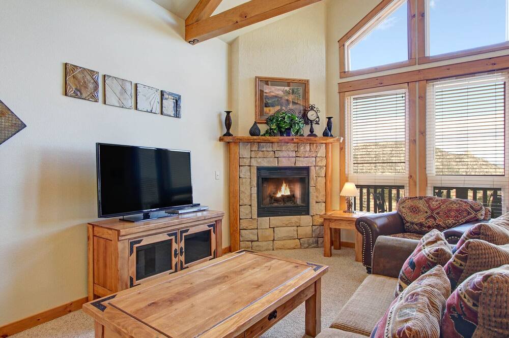Photo of Livingroom in Estes Park