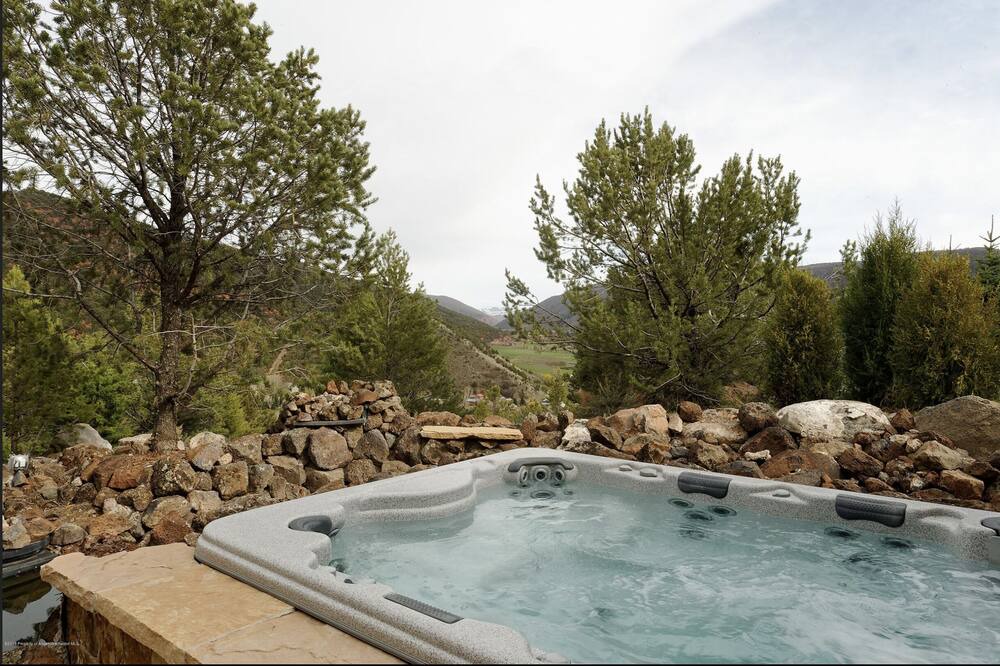 Photo of Outdoor in Basalt