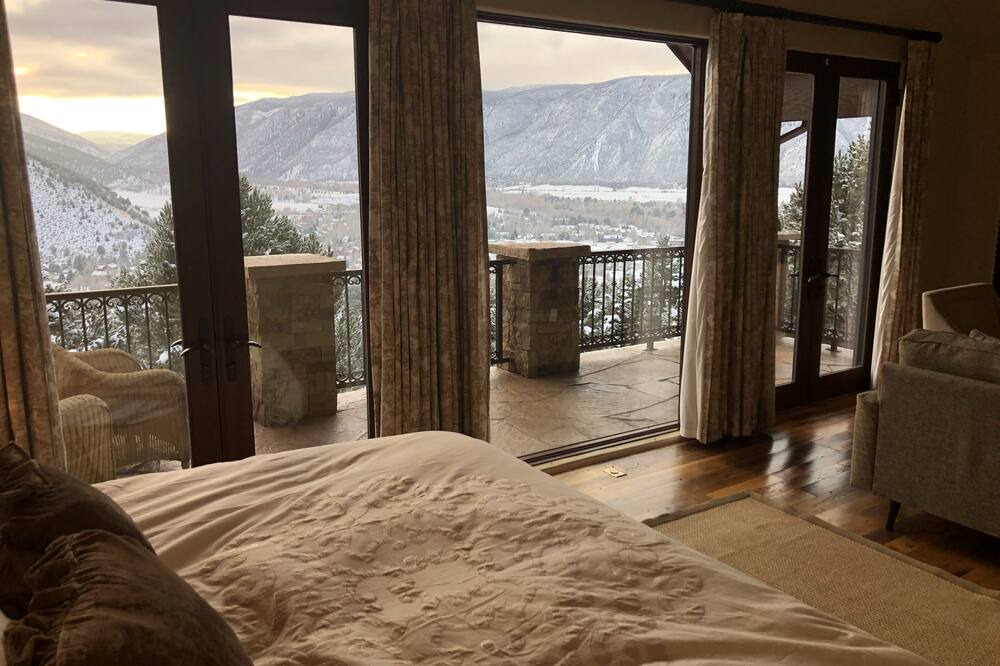Photo of Bedroom in Basalt