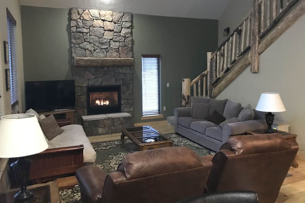 Photo of Livingroom in South Fork