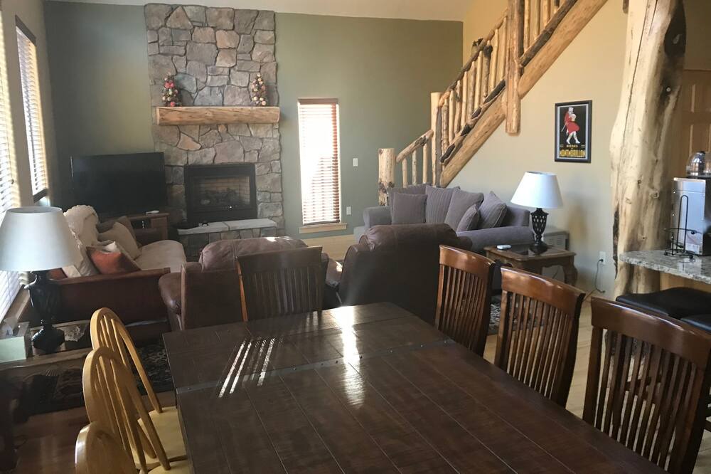 Photo of Livingroom in South Fork