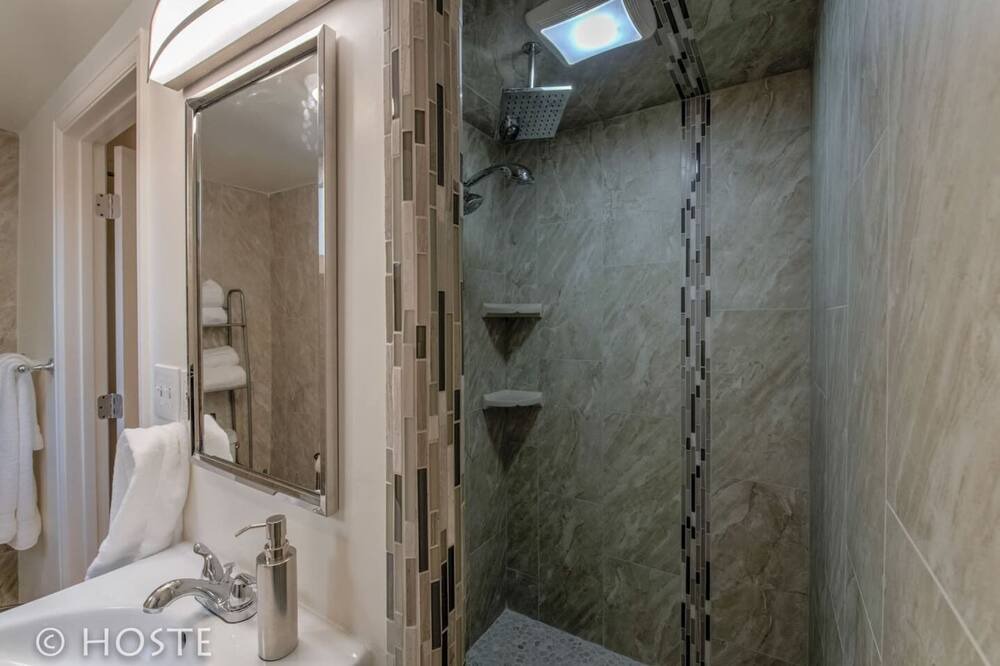 Photo of Bathroom in Broadmoor