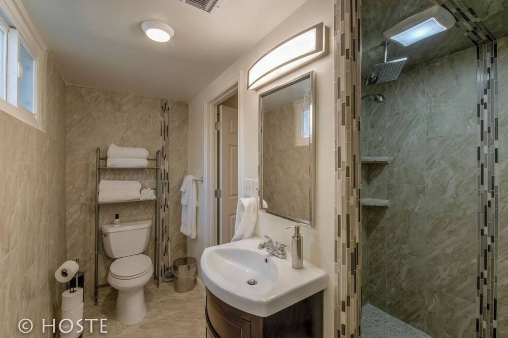 Photo of Bathroom in Broadmoor