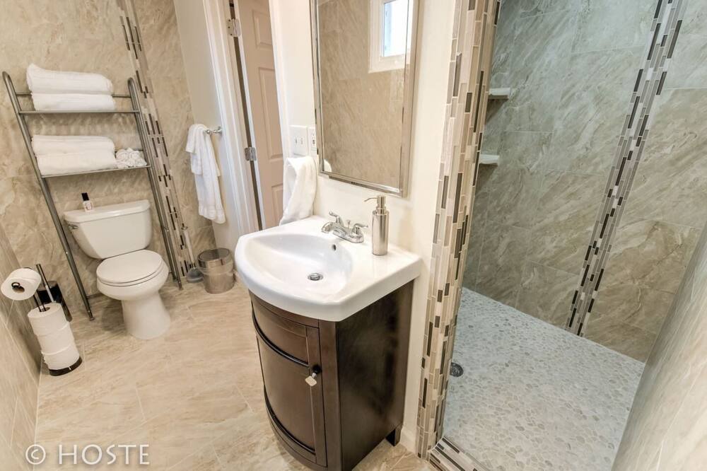 Photo of Bathroom in Broadmoor