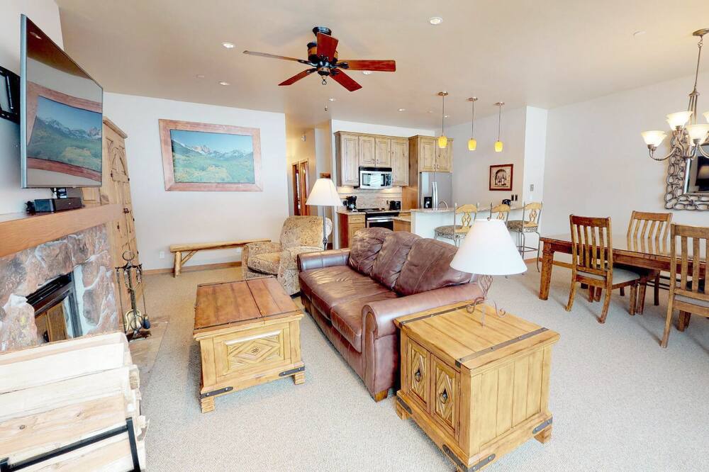 Photo of Livingroom in Snowmass Village