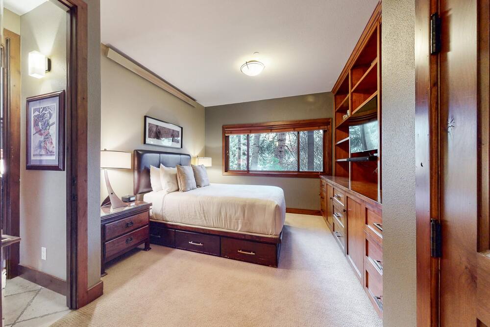 Photo of Bedroom in Snowmass Village