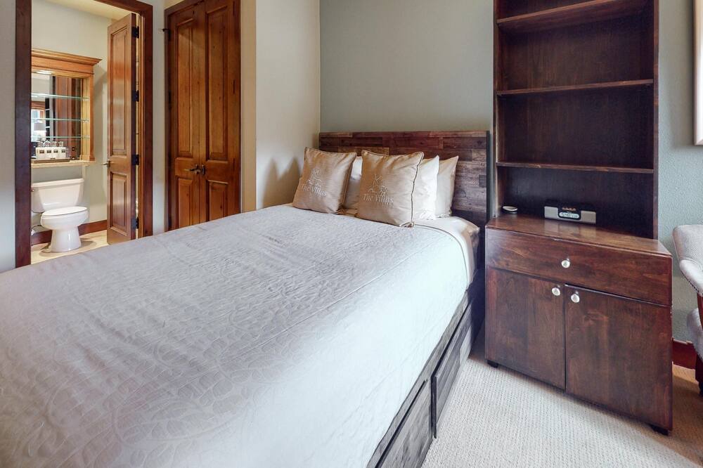 Photo of Bedroom in Snowmass Village
