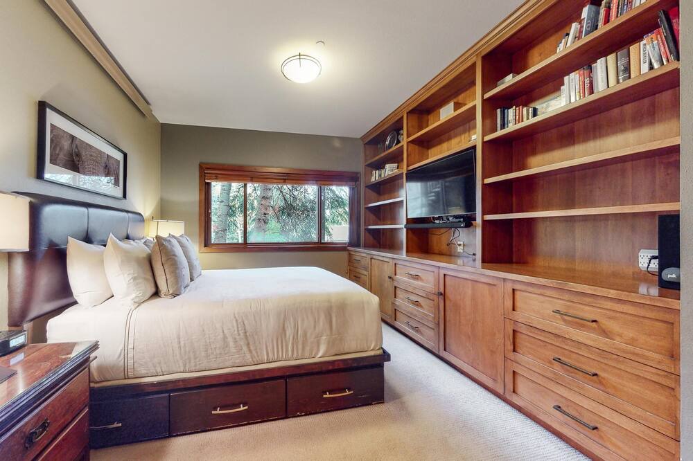 Photo of Bedroom in Snowmass Village