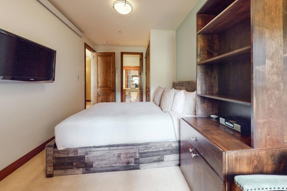 Photo of Bedroom in Snowmass Village
