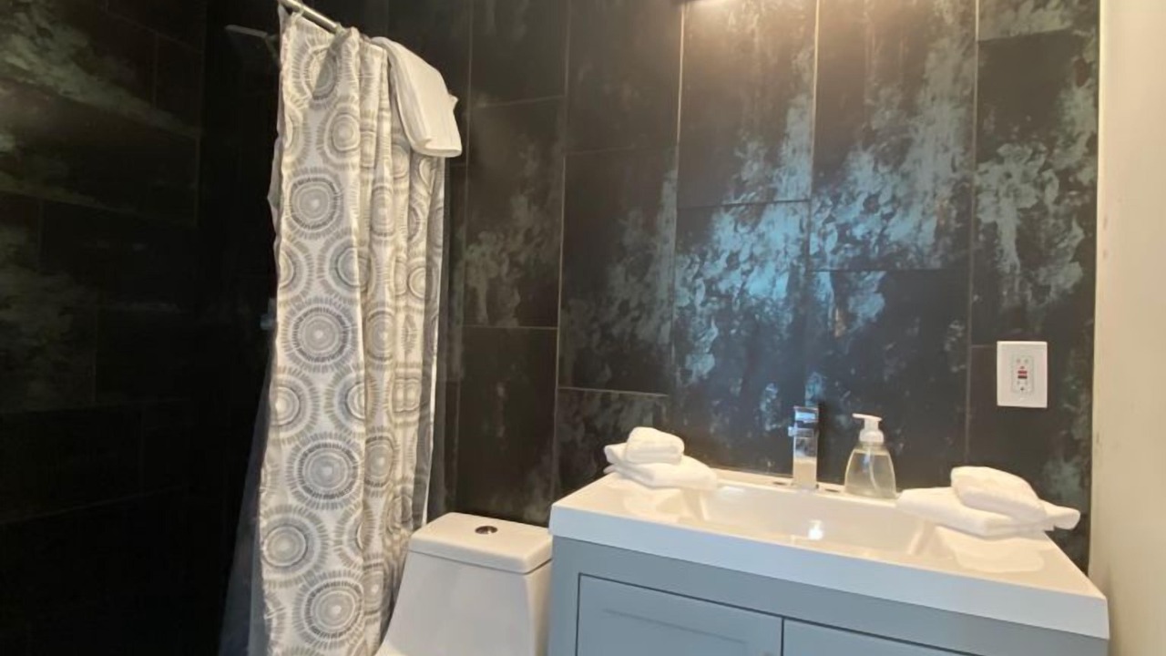 Photo of Bathroom in Manitou Springs Historic District