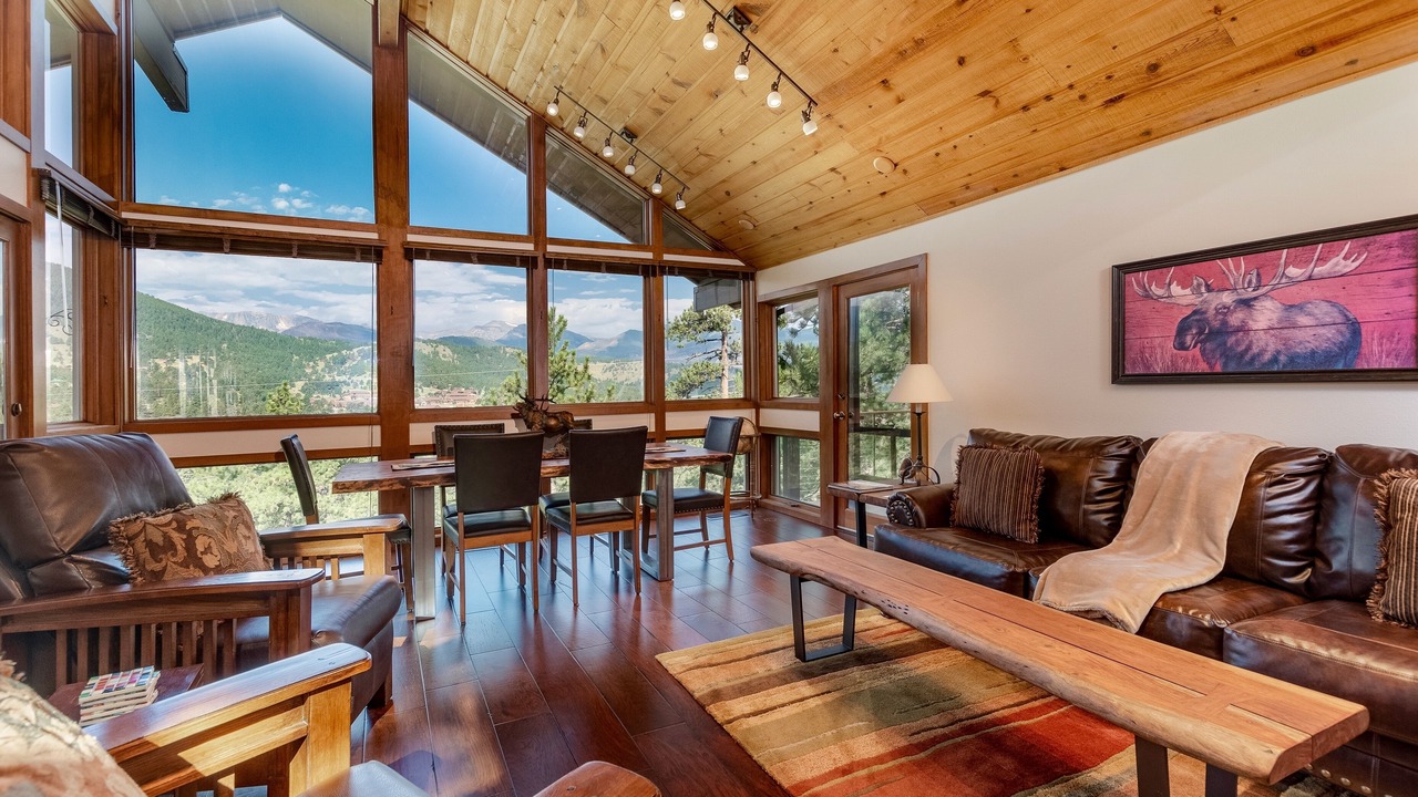 Photo of Livingroom in Windcliff Estates