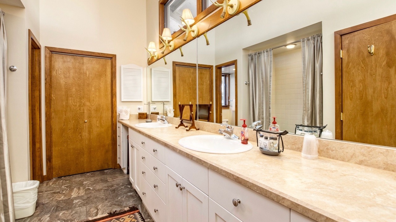 Photo of Bathroom in Windcliff Estates